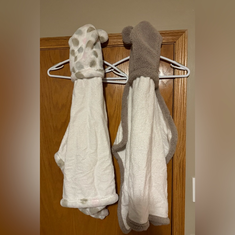 TWO Little Giraffe Luxury Brand Infant Bath Towels